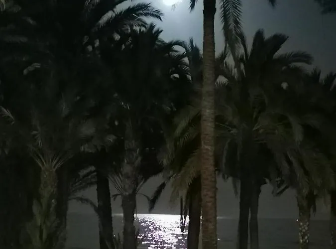 Lido Beachfront * Торремолинос